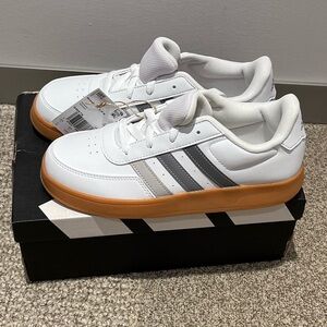 Adidas Breaknet 2.0 K Kids Size 5 White Gray Accent Color